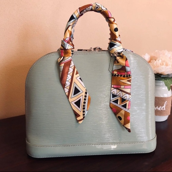 Louis Vuitton Alma - Picture 11 of 16